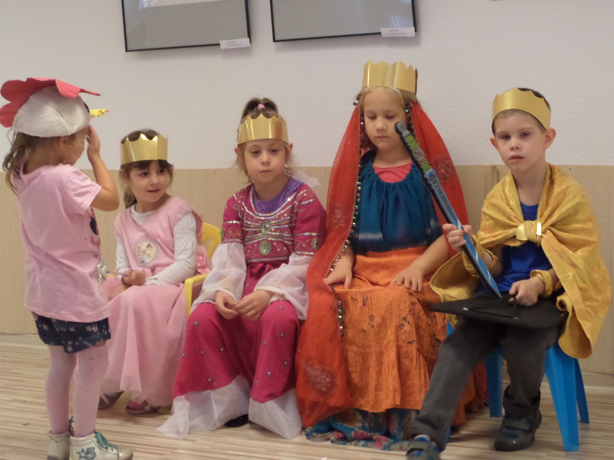 JÁTSZÓTÁRSAK JÁTSZÓTÁRSAK